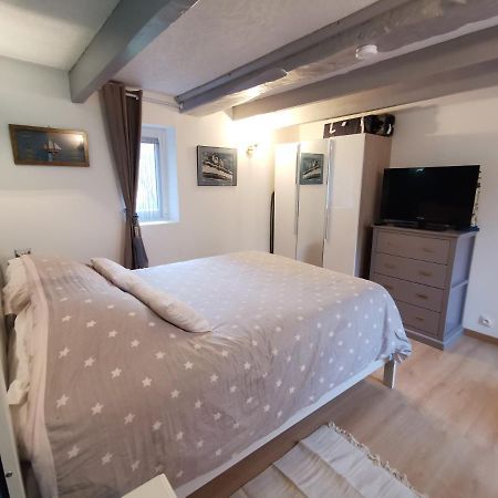 Le Rez De Jardin Apartman Honfleur Kültér fotó